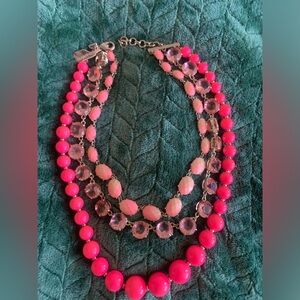 Vineyard Vines Vibrant Pink and Gold Necklace